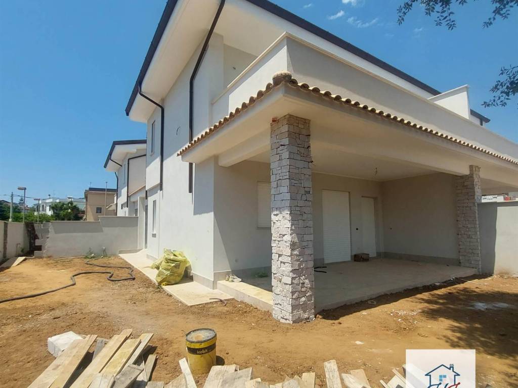 appartamento in vendita ad Anzio in zona Villa Claudia