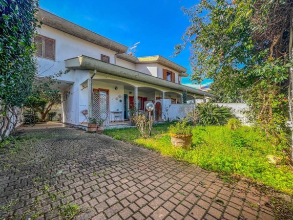casa indipendente in vendita ad Anzio in zona Mare