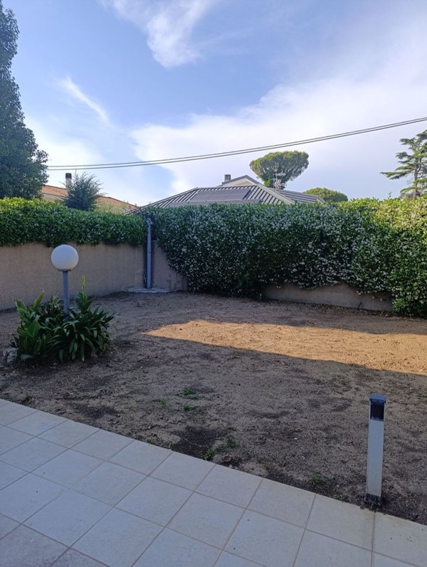 appartamento in vendita ad Anzio in zona Villa Claudia