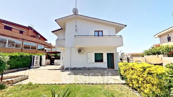 casa indipendente in vendita ad Anzio in zona Stazione