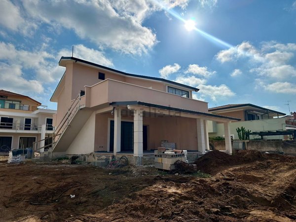 appartamento in vendita ad Anzio in zona Mare