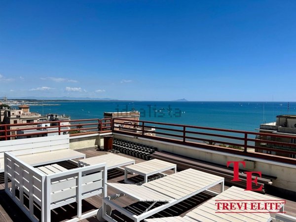 appartamento in vendita ad Anzio in zona Mare