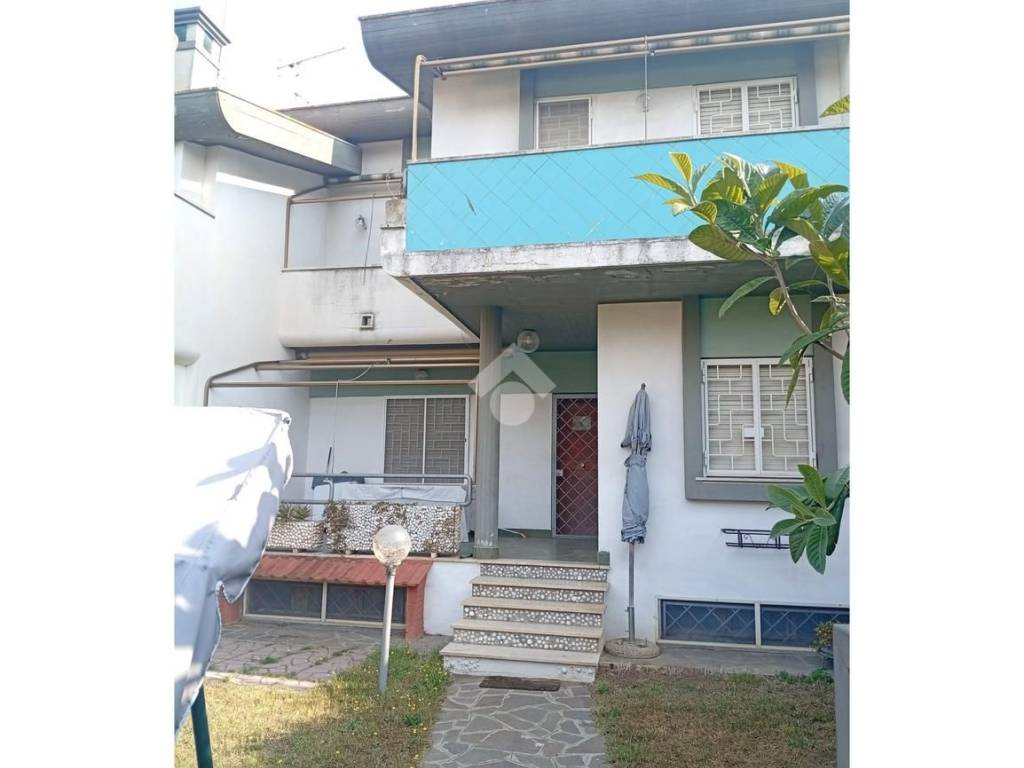 casa indipendente in vendita ad Anzio in zona Mare
