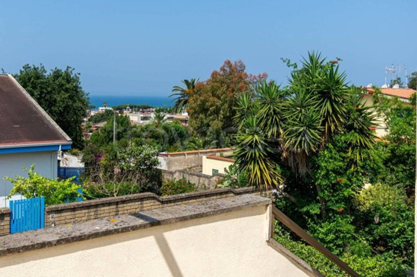 casa indipendente in vendita ad Anzio in zona Villa Claudia