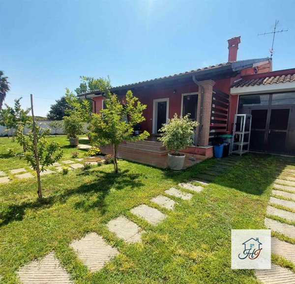 casa indipendente in vendita ad Anzio