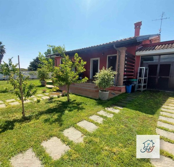 casa indipendente in vendita ad Anzio
