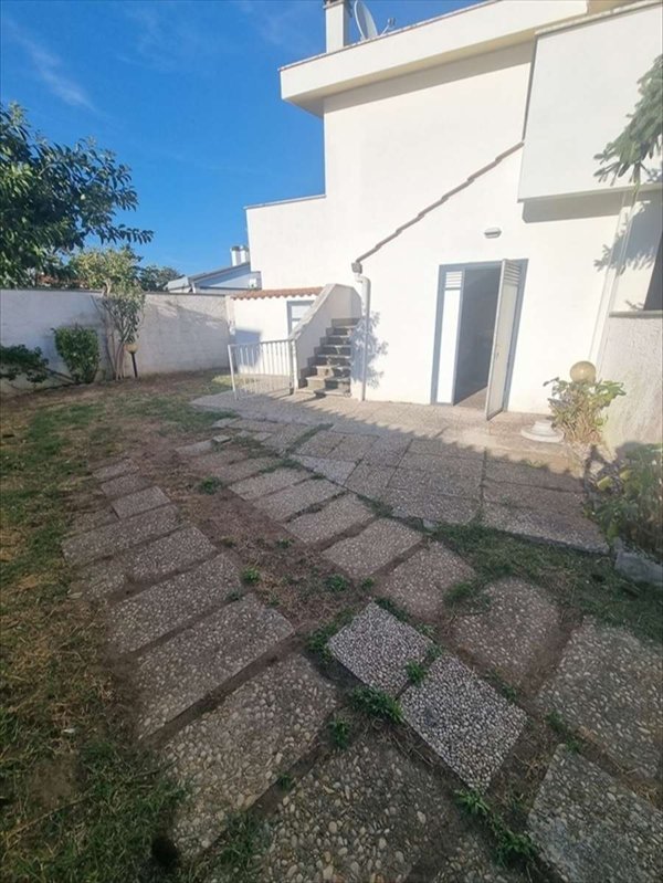 casa indipendente in vendita ad Anzio in zona Villa Claudia