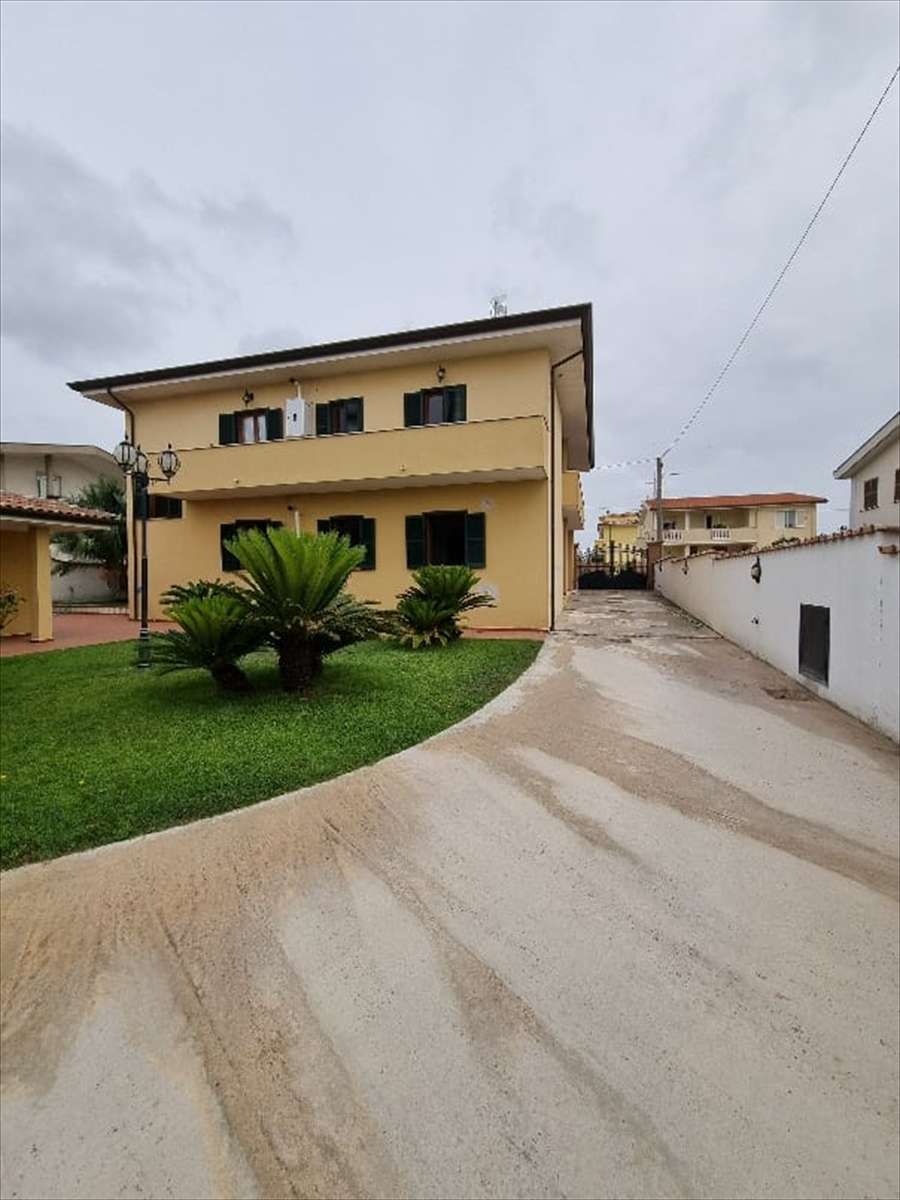 casa indipendente in vendita ad Anzio in zona Mare
