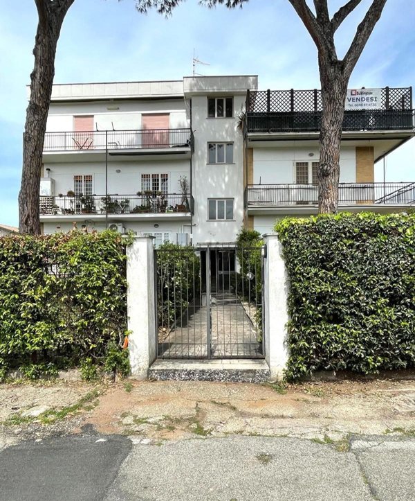 appartamento in vendita ad Anzio in zona Mare