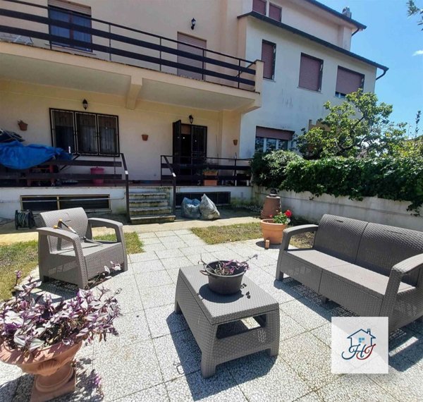 casa indipendente in vendita ad Anzio in zona Villa Claudia