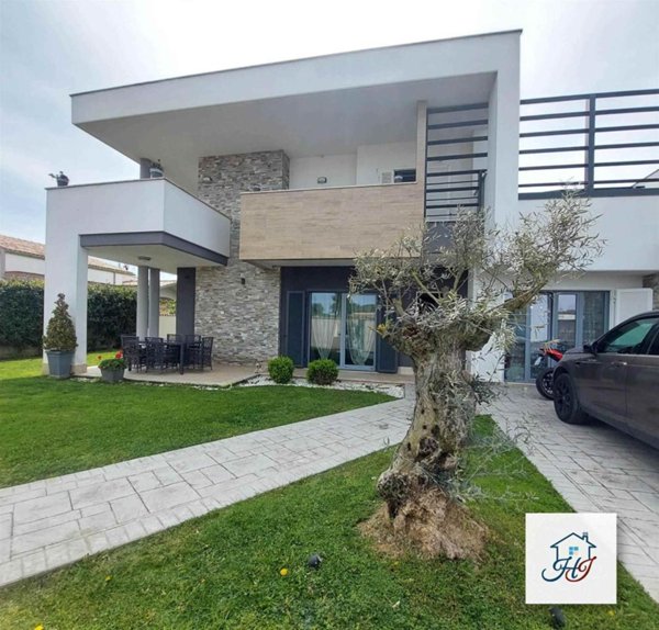 casa indipendente in vendita ad Anzio