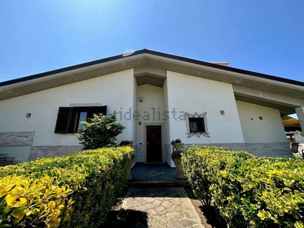 casa indipendente in vendita ad Anzio in zona Villa Claudia