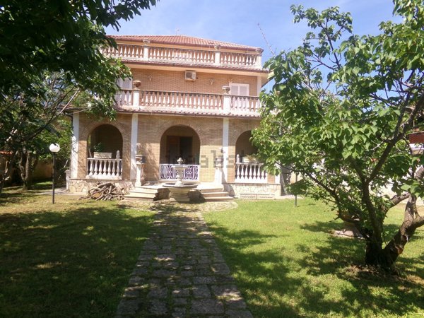 casa indipendente in vendita ad Anzio in zona Mare