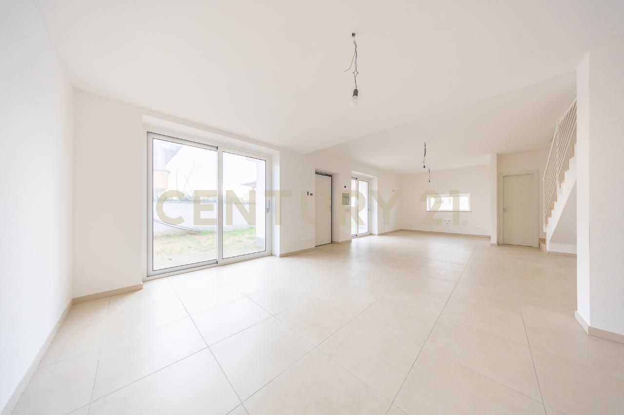 casa indipendente in vendita ad Anzio in zona Anzio Colonia