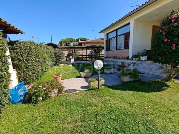casa indipendente in vendita ad Anzio in zona Lido dei Pini