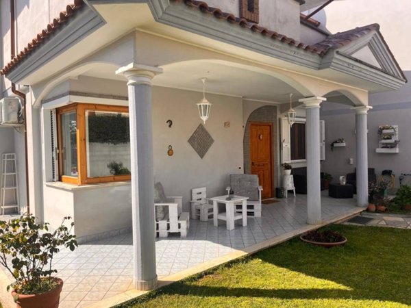 casa indipendente in vendita ad Anzio in zona Mare