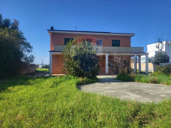 casa indipendente in vendita ad Anzio in zona Mare