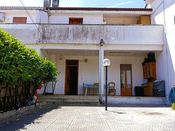 casa indipendente in vendita ad Anzio in zona Mare