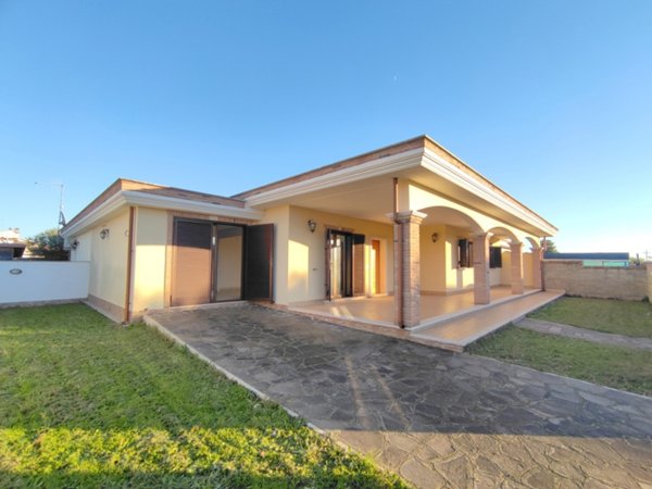casa indipendente in vendita ad Anzio in zona Villa Claudia