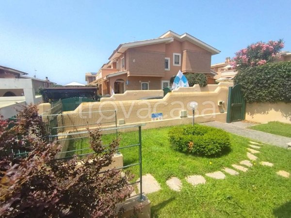 casa indipendente in vendita ad Anzio in zona Cincinnato