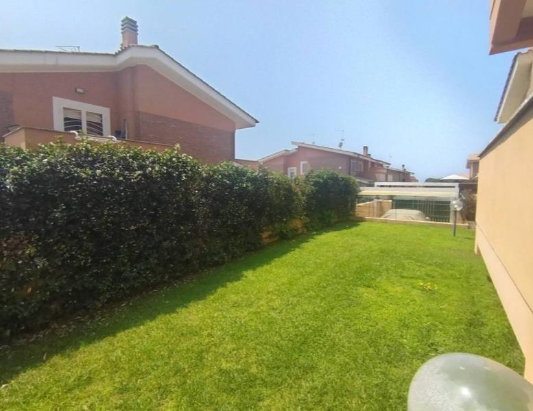 casa indipendente in vendita ad Anzio in zona Cincinnato