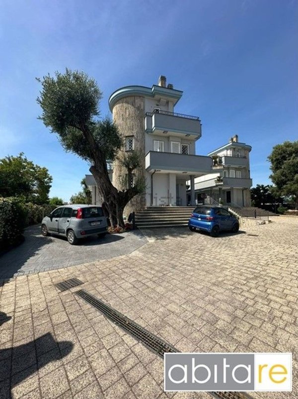 casa indipendente in vendita ad Anzio in zona Villa Claudia