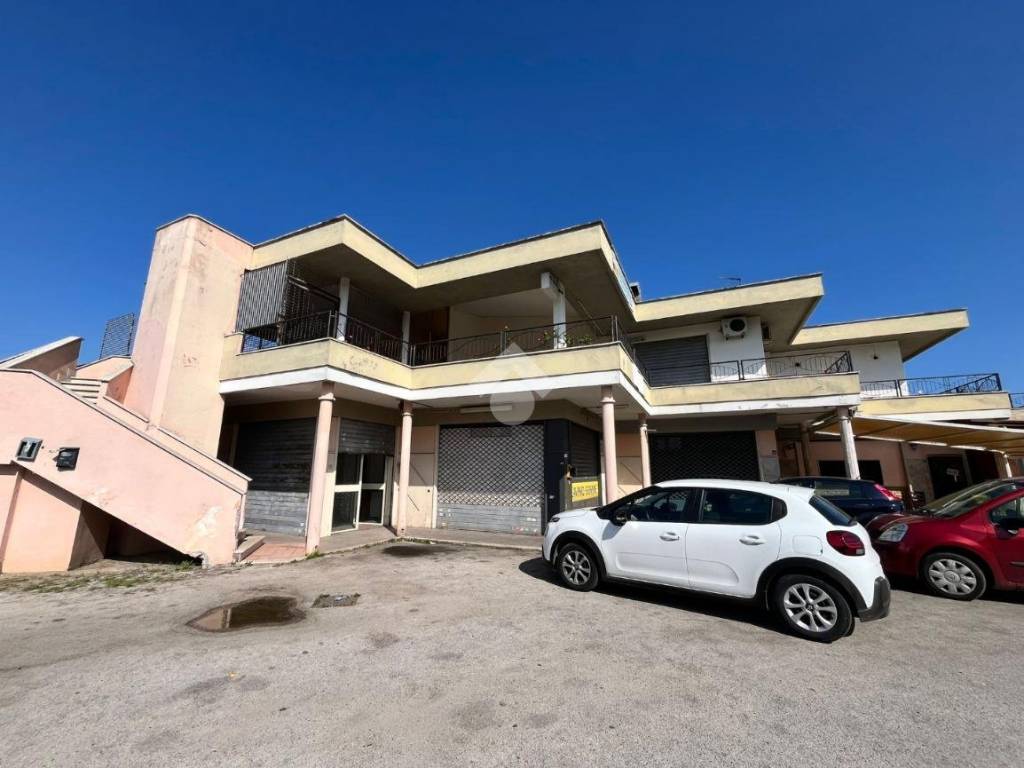 negozio in vendita ad Anzio in zona Mare