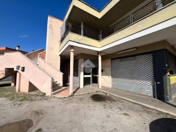 negozio in vendita ad Anzio in zona Mare