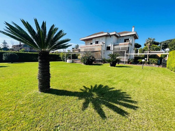 casa indipendente in vendita ad Anzio
