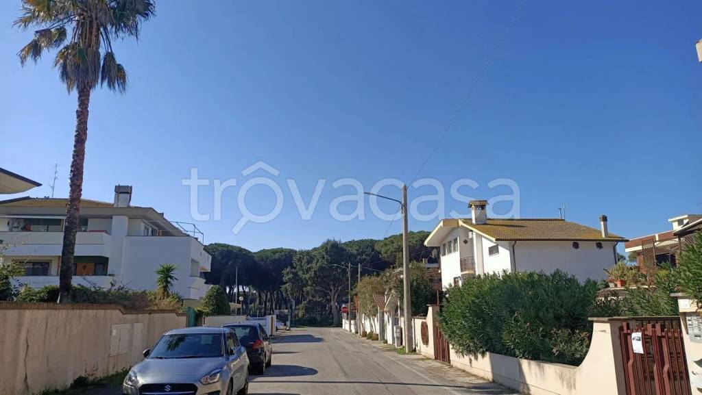 appartamento in vendita ad Anzio in zona Mare