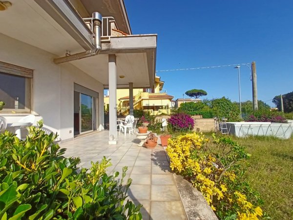 casa indipendente in vendita ad Anzio in zona Mare