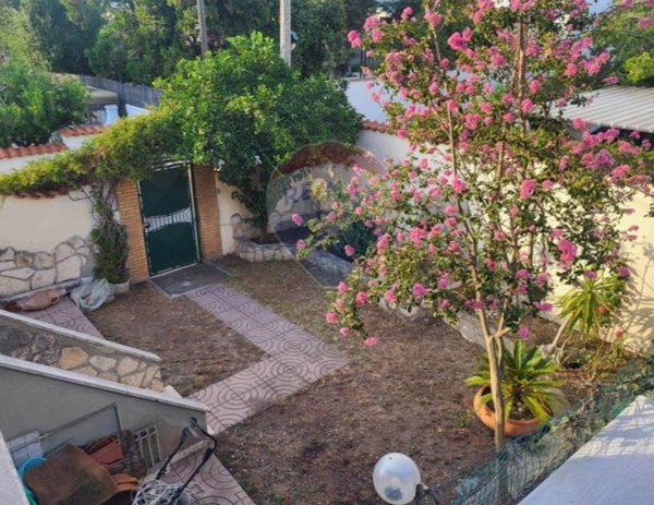 casa indipendente in vendita ad Anzio in zona Villa Claudia