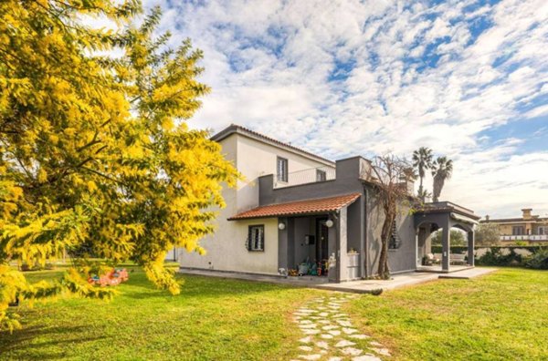 casa indipendente in vendita ad Anzio in zona Mare