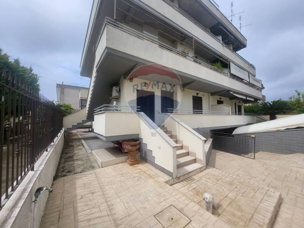 appartamento in vendita ad Anzio in zona Villa Claudia