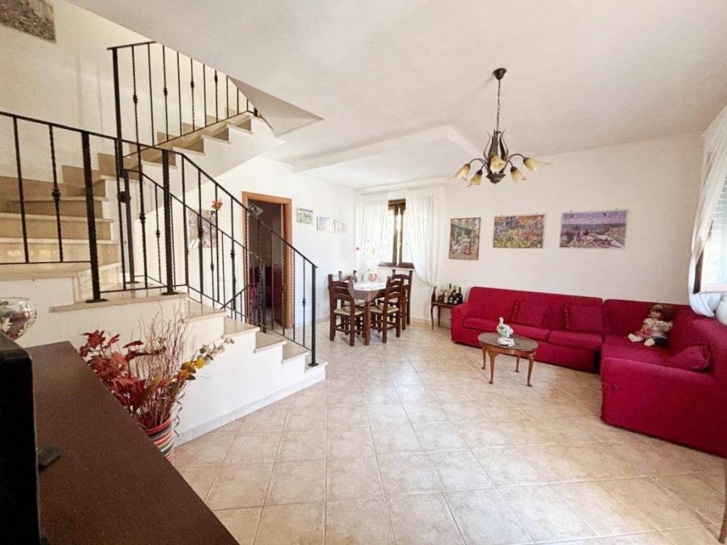 casa indipendente in vendita ad Anzio in zona Marechiaro