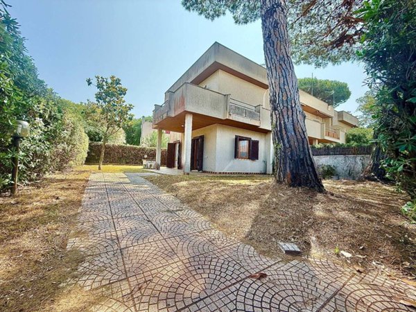 casa indipendente in vendita ad Anzio in zona Mare