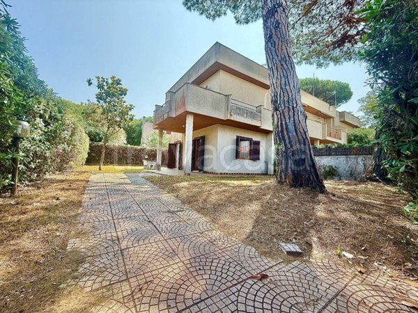 casa indipendente in vendita ad Anzio in zona Mare