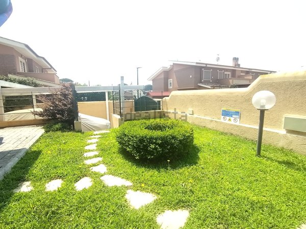 casa indipendente in vendita ad Anzio in zona Villa Claudia