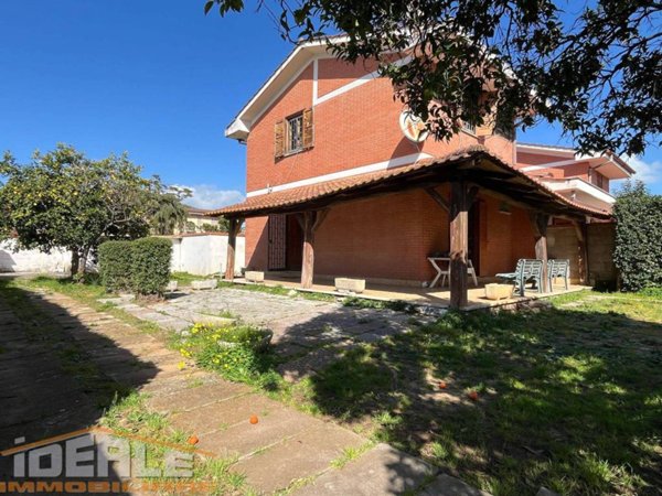 casa indipendente in vendita ad Anzio in zona Lido dei Pini