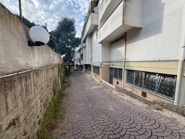 negozio in vendita ad Anzio in zona Mare