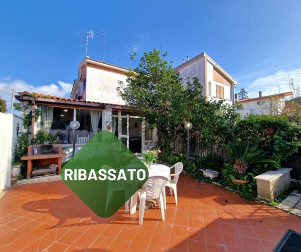 appartamento in vendita ad Anzio in zona Villa Claudia