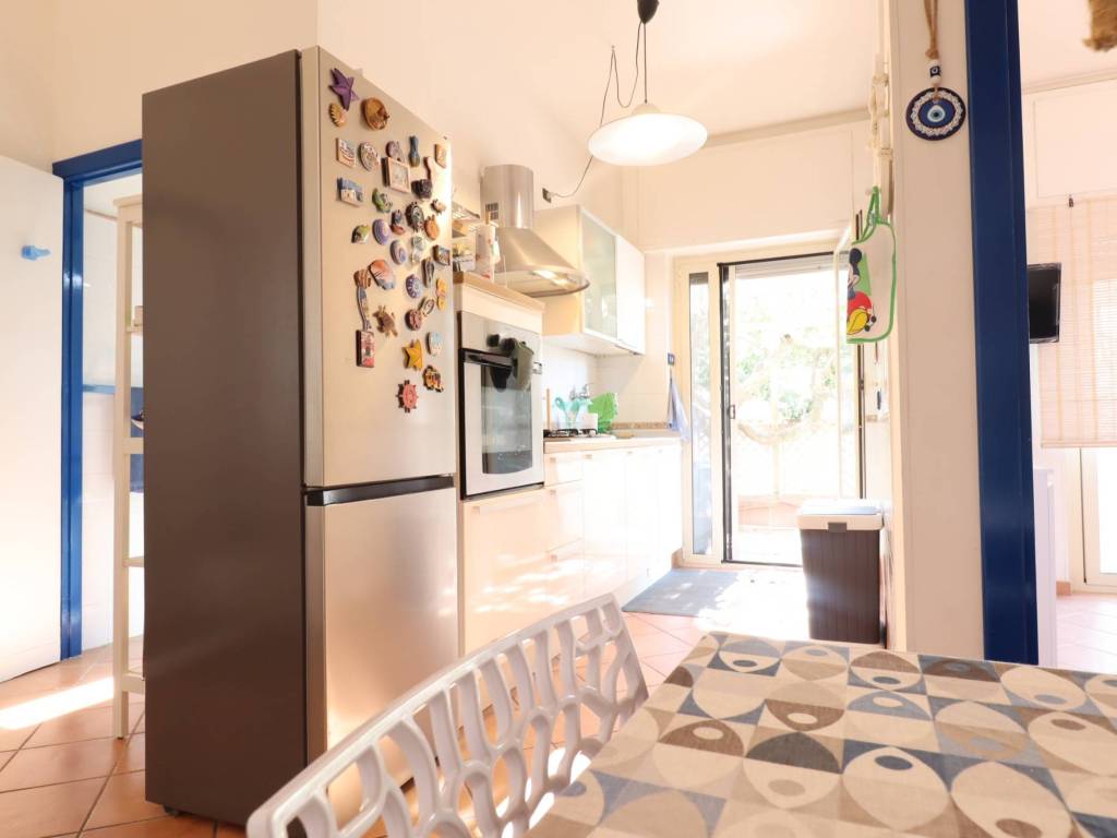 appartamento in vendita ad Anzio in zona Mare