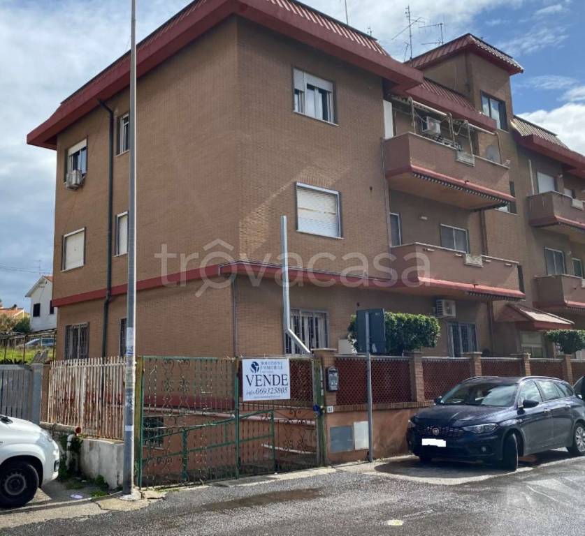 negozio in vendita ad Anzio in zona Marechiaro