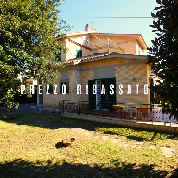 casa indipendente in vendita ad Anzio in zona Lido delle Sirene
