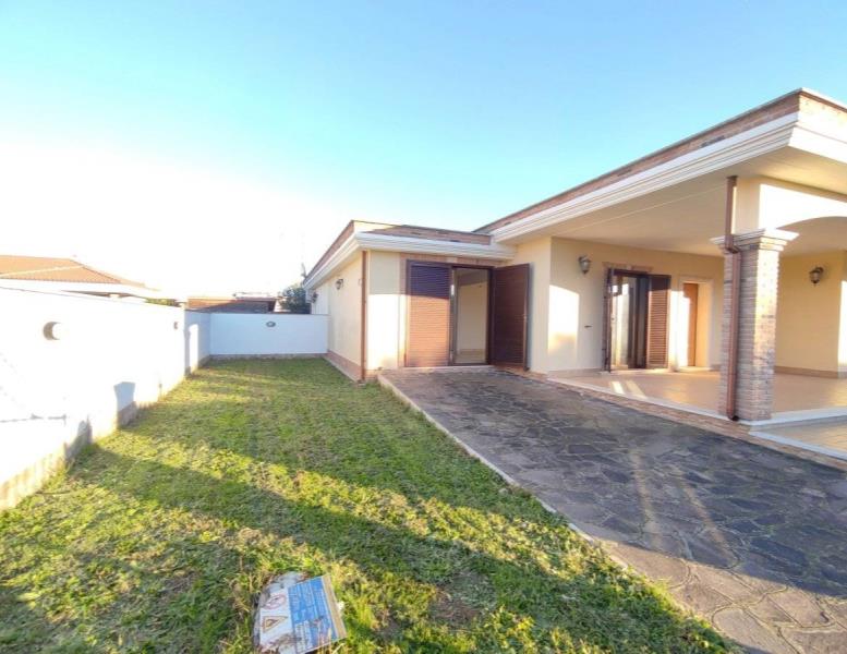 casa indipendente in vendita ad Anzio in zona Mare