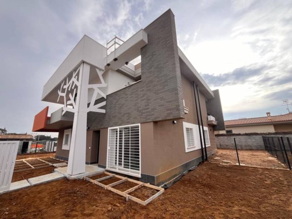 casa indipendente in vendita ad Anzio in zona Stazione