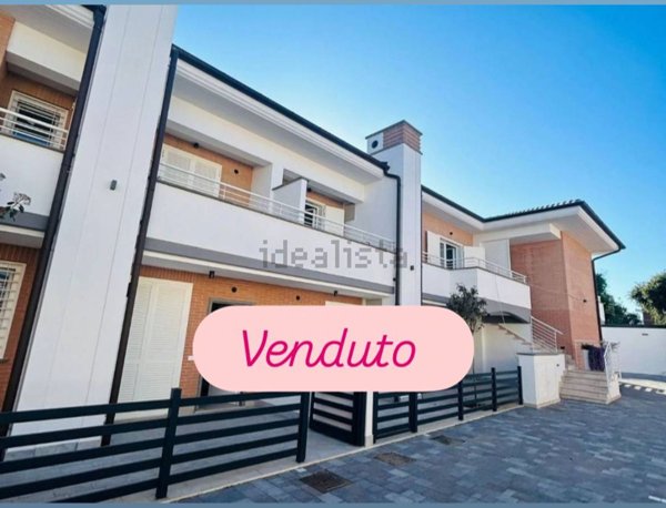 appartamento in vendita ad Anzio in zona Mare