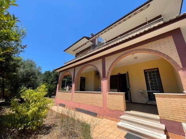 casa indipendente in vendita ad Anzio in zona Mare