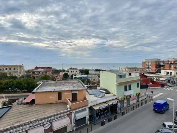 appartamento in vendita ad Anzio in zona Mare