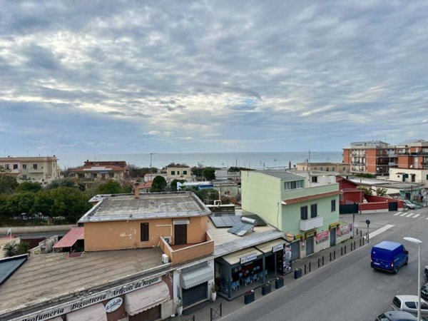 appartamento in vendita ad Anzio in zona Mare